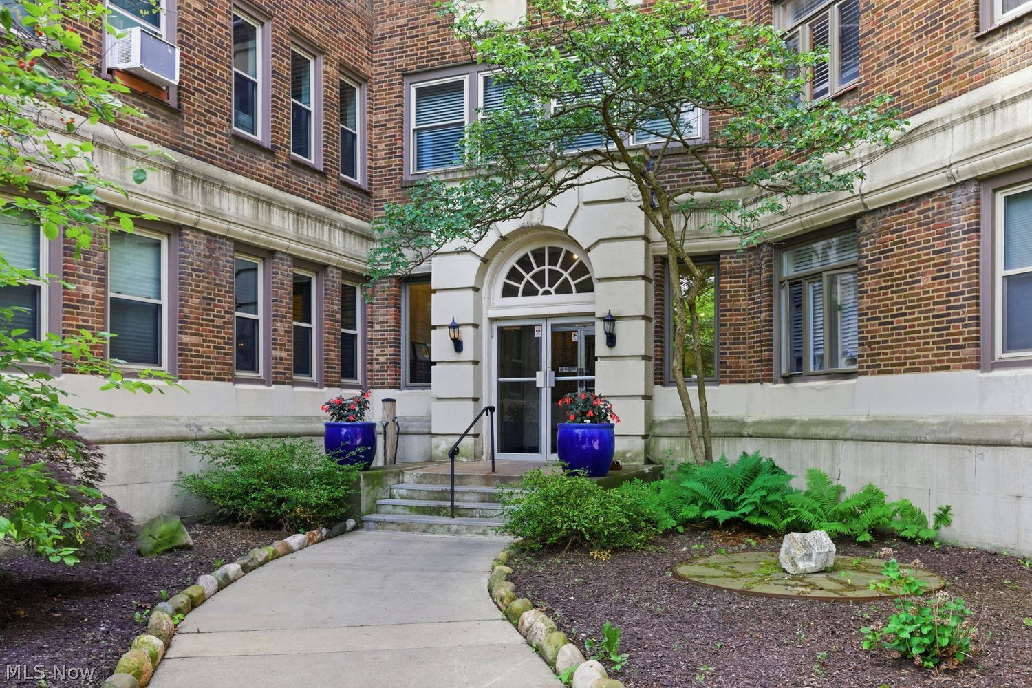 2330 Euclid Heights Boulevard Cleveland OH 44106