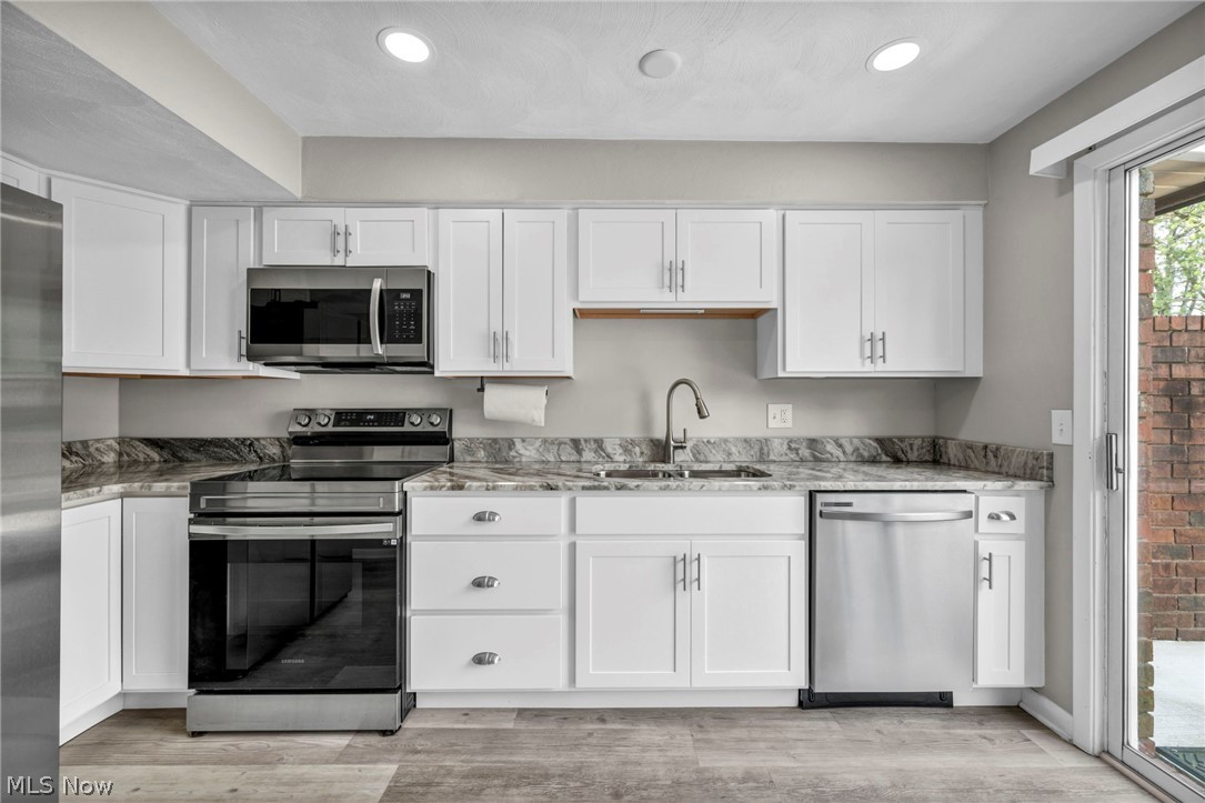 2555 Shakespeare Lane Avon OH 44011
