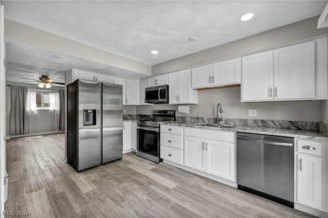 2555 Shakespeare Lane Avon OH 44011