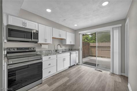 2555 Shakespeare Lane Avon OH 44011
