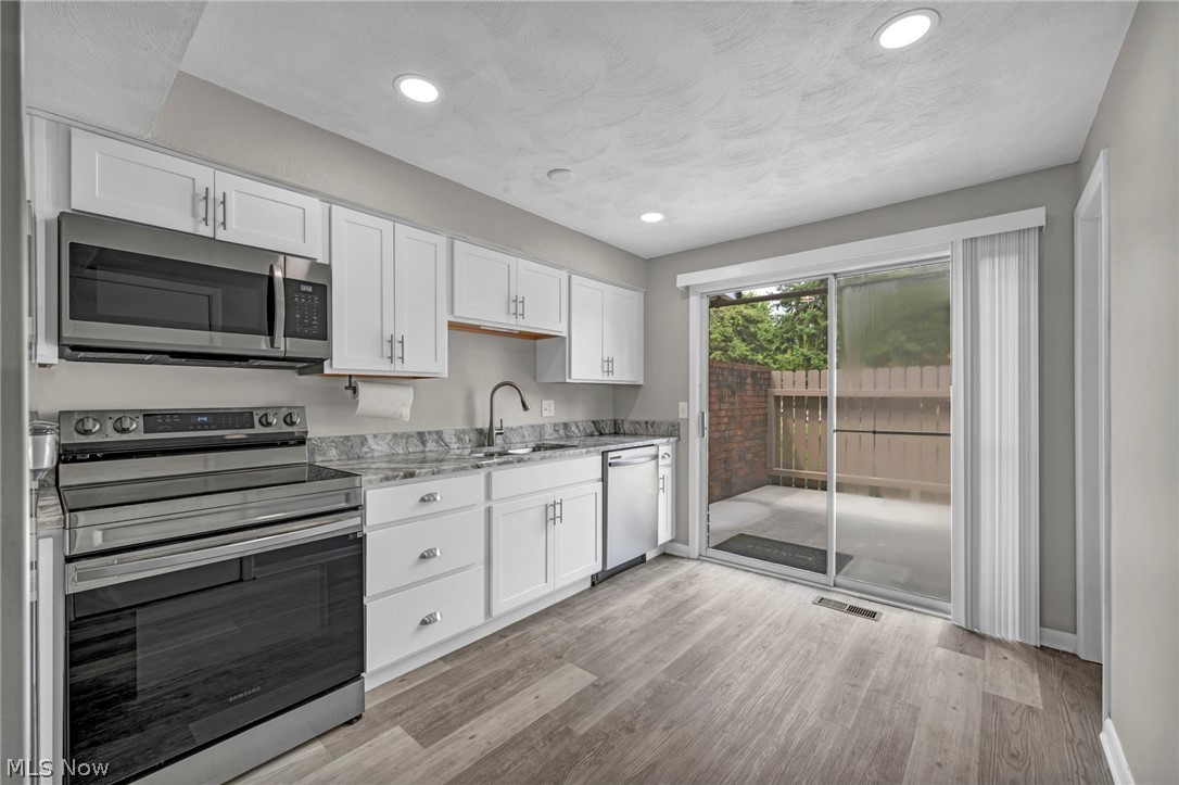 2555 Shakespeare Lane Avon OH 44011