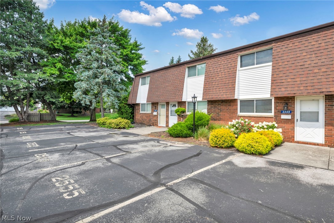 2555 Shakespeare Lane Avon OH 44011