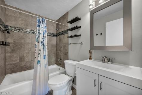 2555 Shakespeare Lane Avon OH 44011