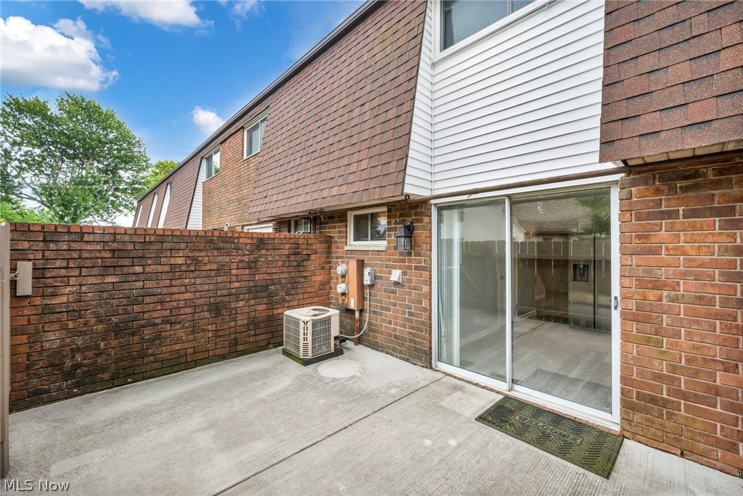 2555 Shakespeare Lane Avon OH 44011