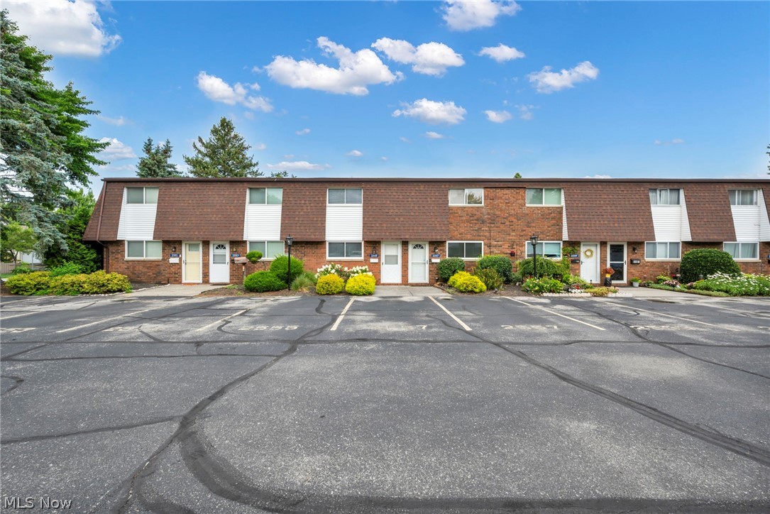 2555 Shakespeare Lane Avon OH 44011