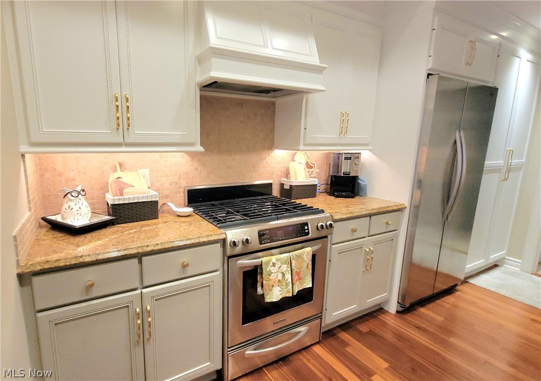 4375 Marin Woods Port Clinton OH 43452