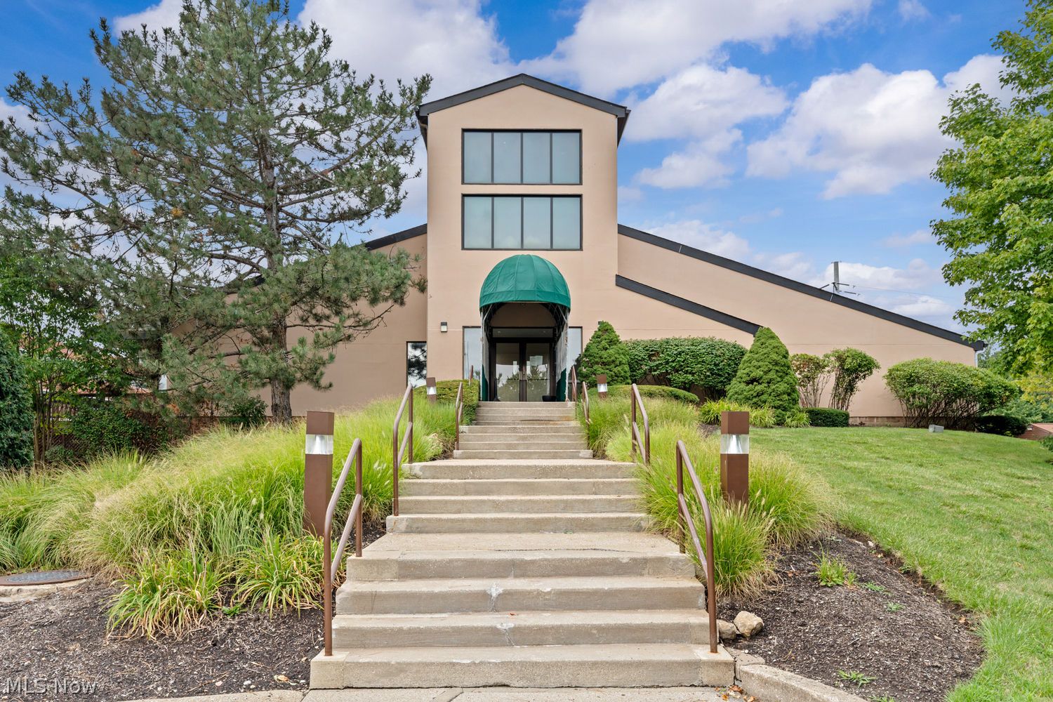 140 Fox Hollow Drive Mayfield Heights OH 44124