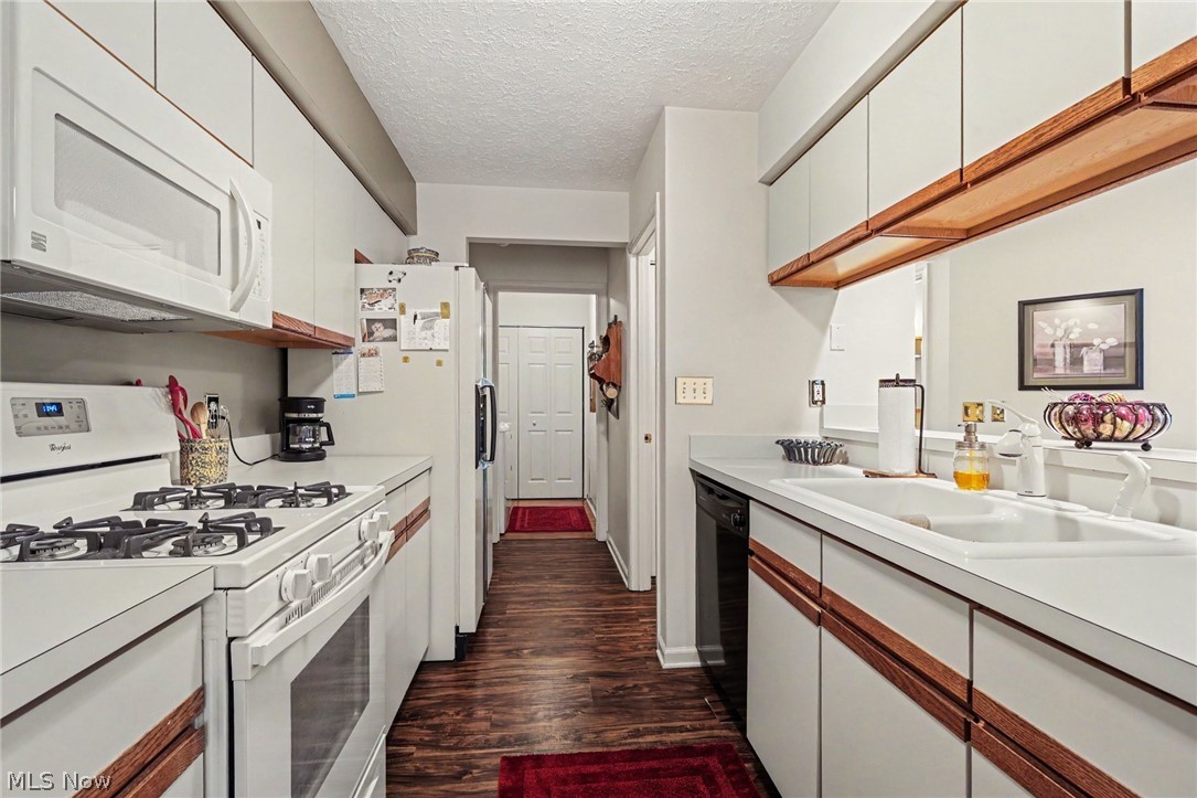 147 Marwyck Place Lane Place Northfield Center OH 44067