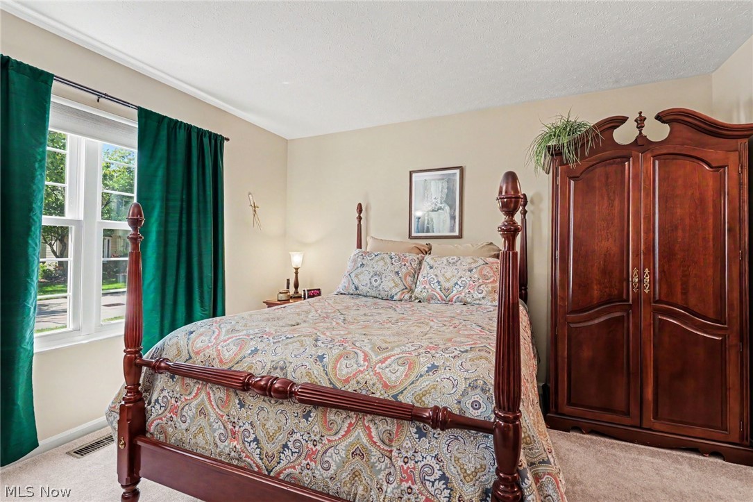 147 Marwyck Place Lane Place Northfield Center OH 44067