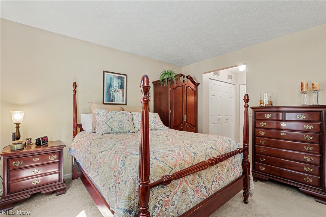 147 Marwyck Place Lane Place Northfield Center OH 44067