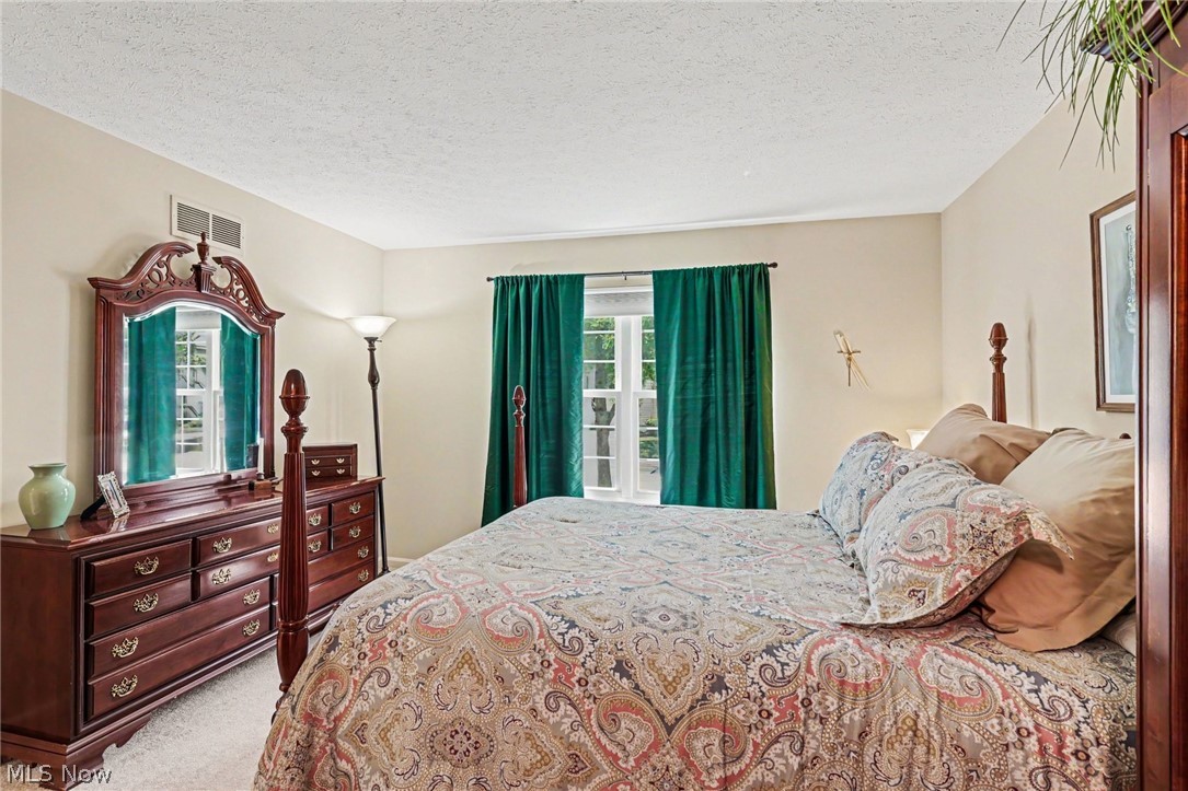 147 Marwyck Place Lane Place Northfield Center OH 44067