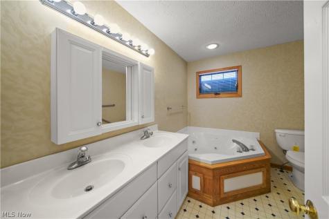 2850 Sherwood Avenue NW Massillon OH 44646