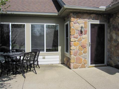 584 Crossings Circle Tallmadge OH 44278