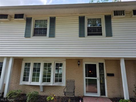 13 Meadowlawn Drive Mentor OH 44060
