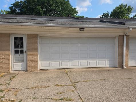 13 Meadowlawn Drive Mentor OH 44060