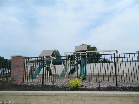 13 Meadowlawn Drive Mentor OH 44060