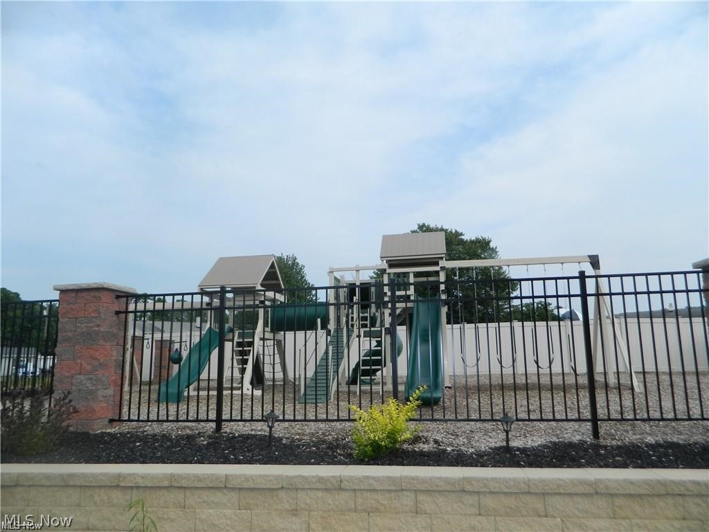 13 Meadowlawn Drive Mentor OH 44060