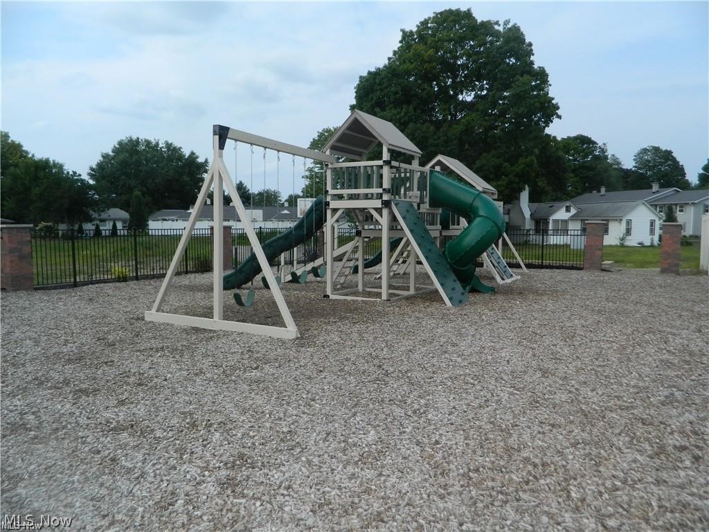 13 Meadowlawn Drive Mentor OH 44060