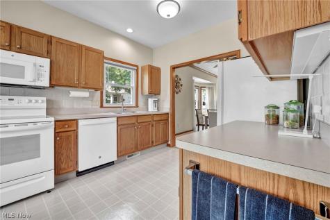 205 Village Drive Seven Hills OH 44131
