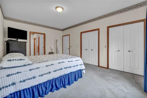 205 Village Drive Seven Hills OH 44131