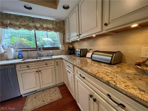 1936 Hemlock Drive Kent OH 44240