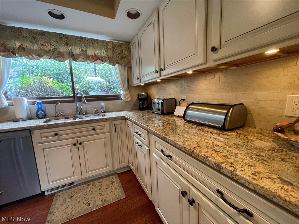 1936 Hemlock Drive Kent OH 44240