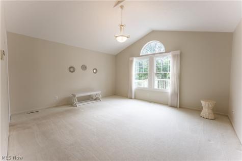 3790 Woodbury Oval Stow OH 44224