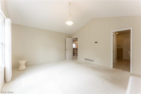 3790 Woodbury Oval Stow OH 44224