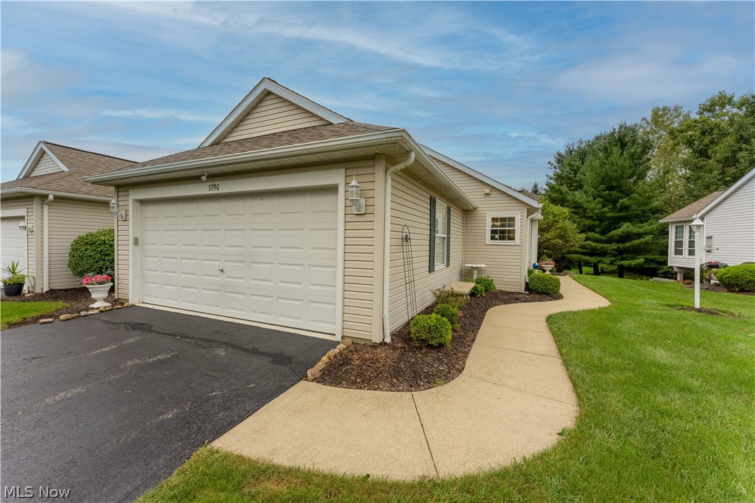 3790 Woodbury Oval Stow OH 44224