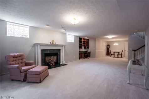 3790 Woodbury Oval Stow OH 44224