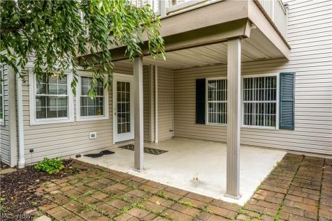 3790 Woodbury Oval Stow OH 44224