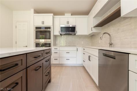 5150 Three Village Drive Lyndhurst OH 44124