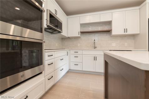 5150 Three Village Drive Lyndhurst OH 44124