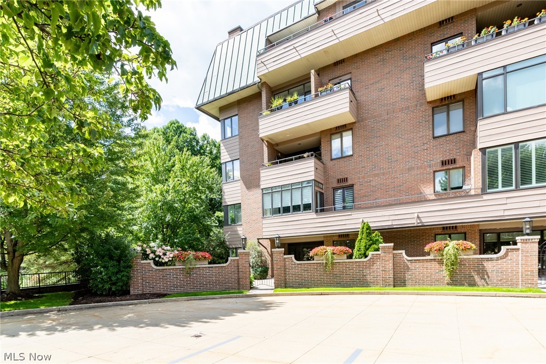 5150 Three Village Drive Lyndhurst OH 44124
