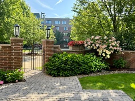 5150 Three Village Drive Lyndhurst OH 44124