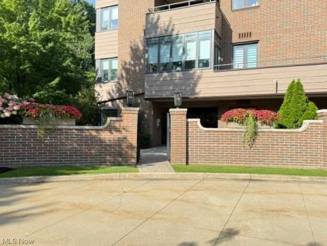 5150 Three Village Drive Lyndhurst OH 44124