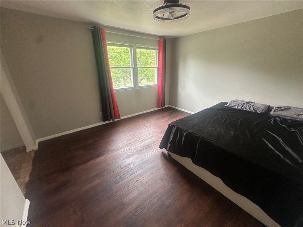 5981 Glenway Drive Brook Park OH 44142
