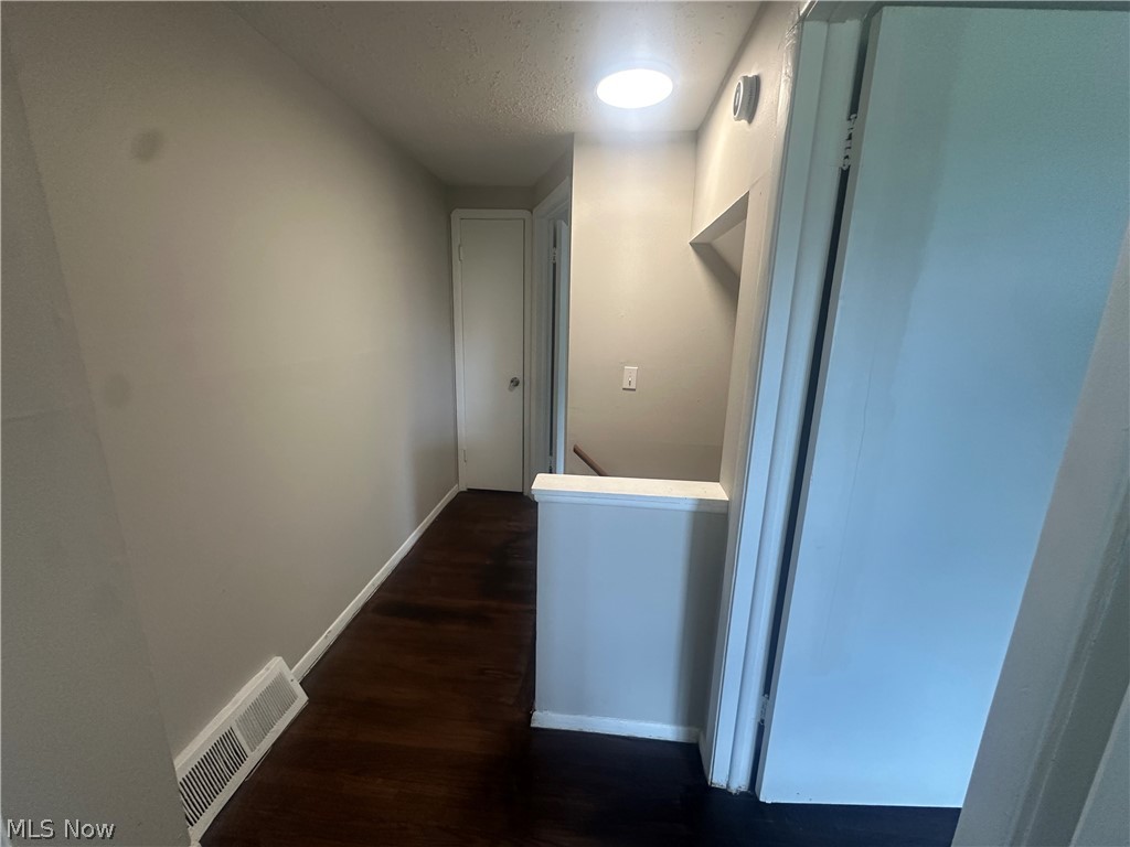 5981 Glenway Drive Brook Park OH 44142