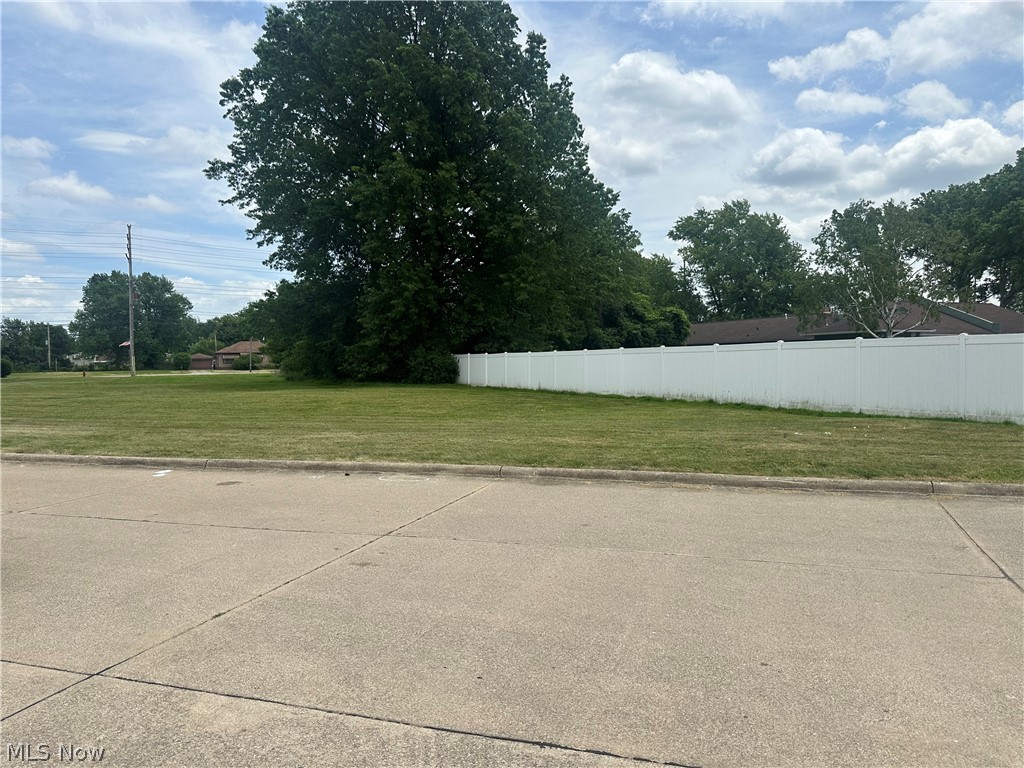 5981 Glenway Drive Brook Park OH 44142