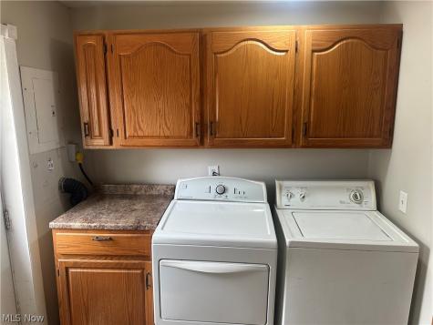 5981 Glenway Drive Brook Park OH 44142