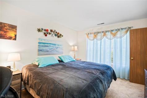 2002 Stoney Run Circle Broadview Heights OH 44147