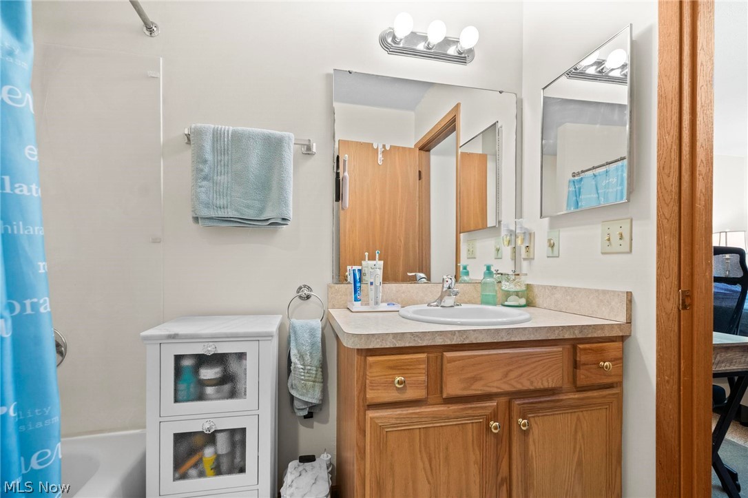 2002 Stoney Run Circle Broadview Heights OH 44147