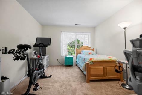2002 Stoney Run Circle Broadview Heights OH 44147