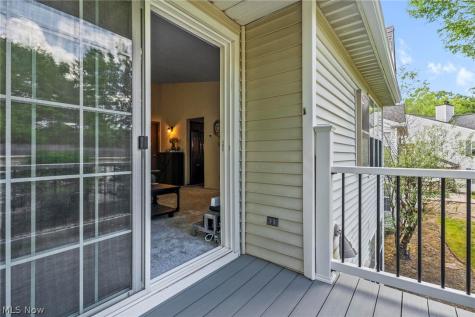 2002 Stoney Run Circle Broadview Heights OH 44147