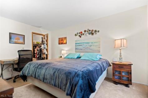 2002 Stoney Run Circle Broadview Heights OH 44147