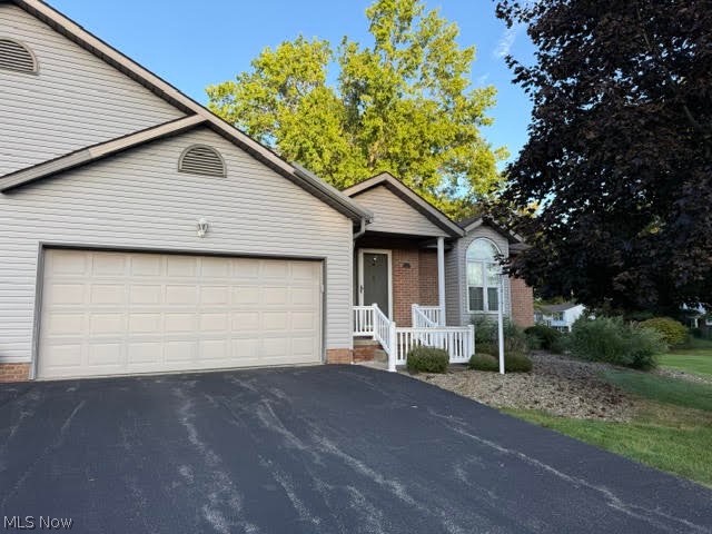 1315 Surrey Point Drive SE Warren OH 44484