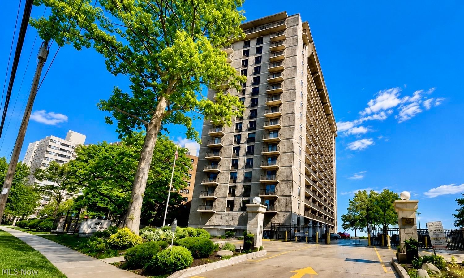 Lakewood OH, 12500 Edgewater Drive, Unit 206