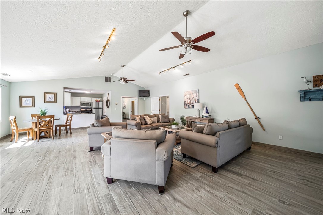 6035 Lake Road Ashtabula OH 44004