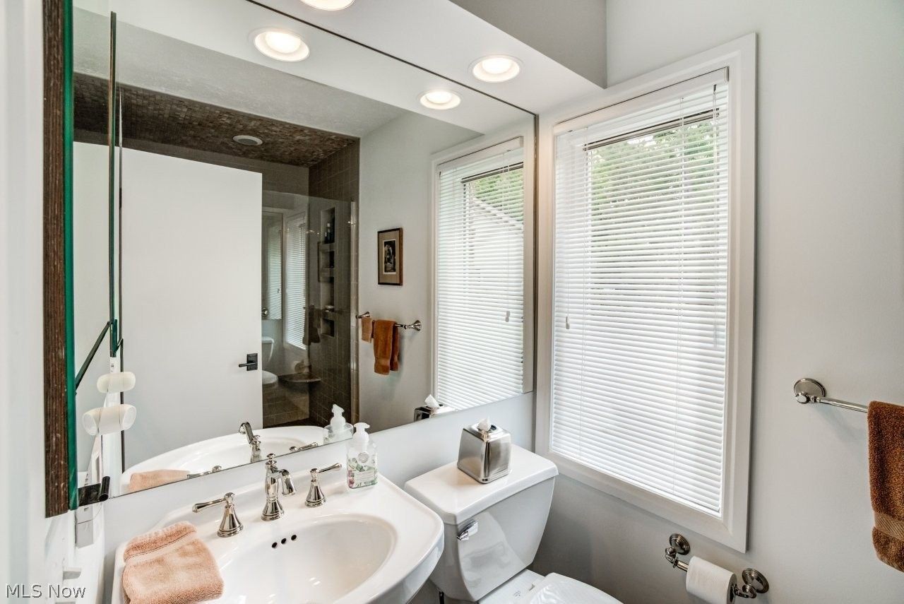 200 Woodsong Way Chagrin Falls OH 44023