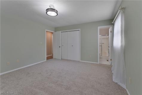 1341 Fox Run Drive Youngstown OH 44512